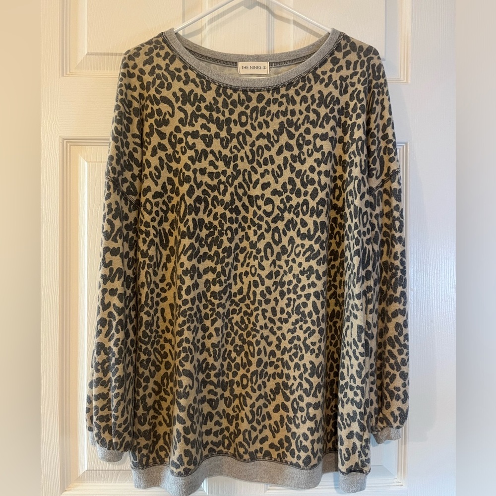 The Nines Boutique long sleeve top - - Size Small